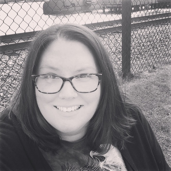 Meet your Posher, Krissy - Picture 2 of 3